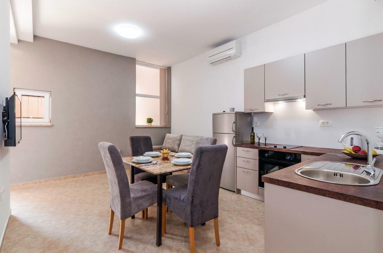 Apartment Apartments 