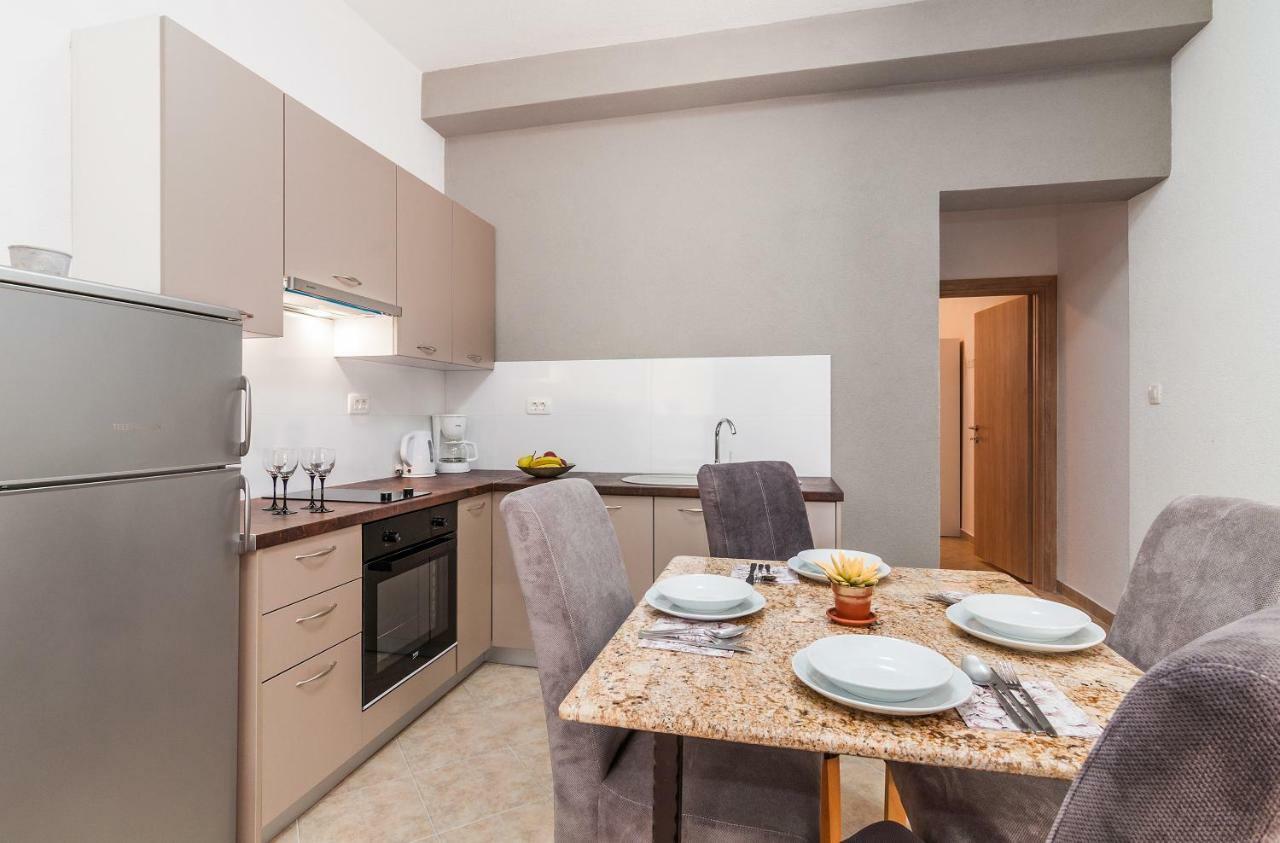 Apartment Apartments 
