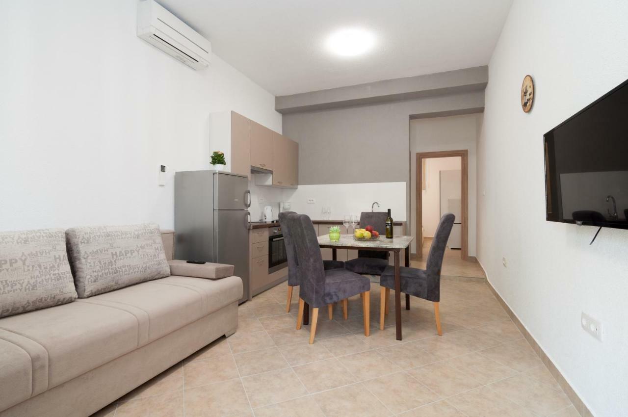 Apartment Apartments 