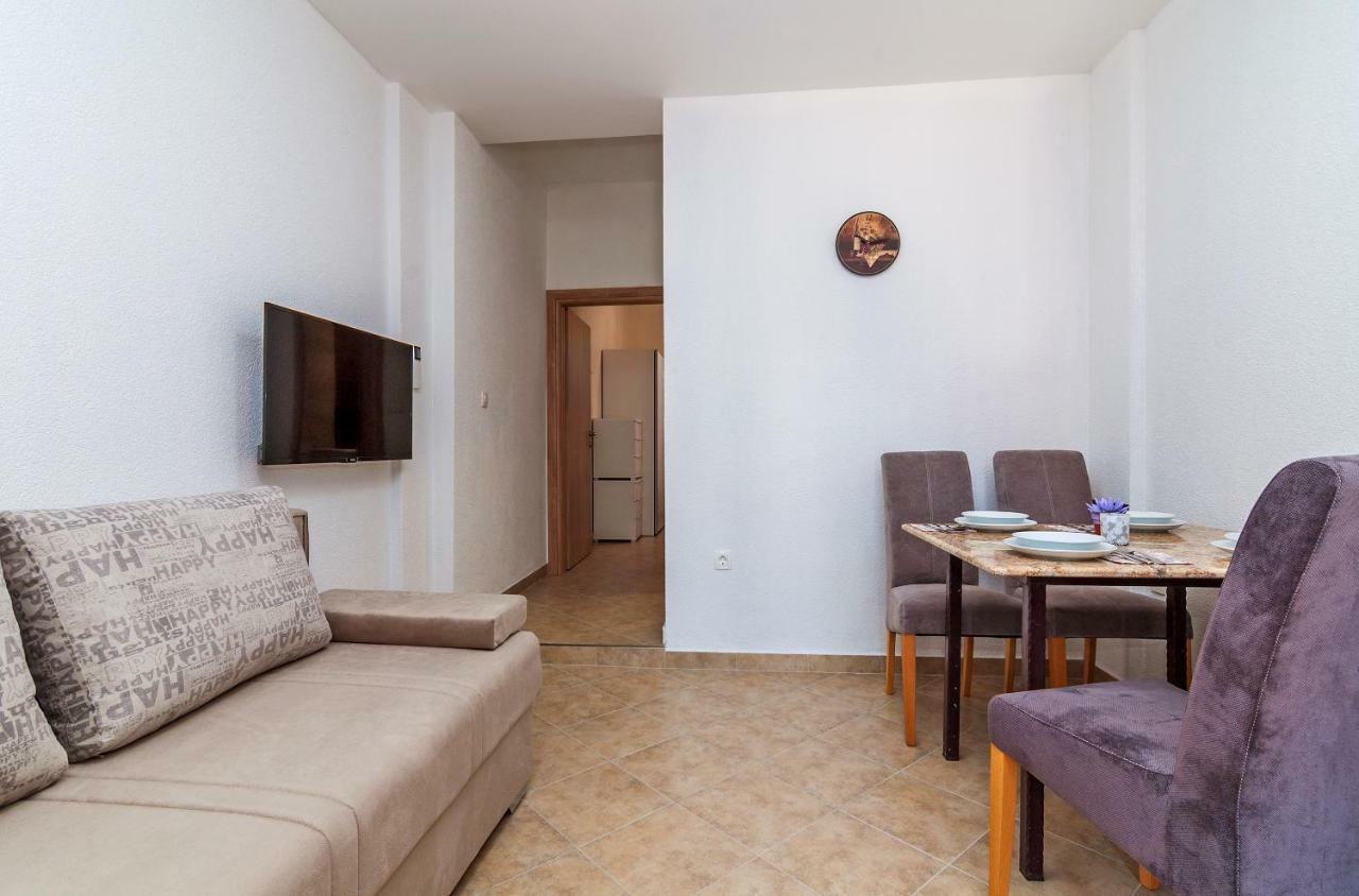 Apartment Apartments 